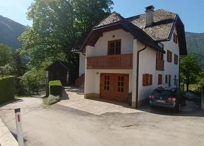 Mmmm דירה בובק