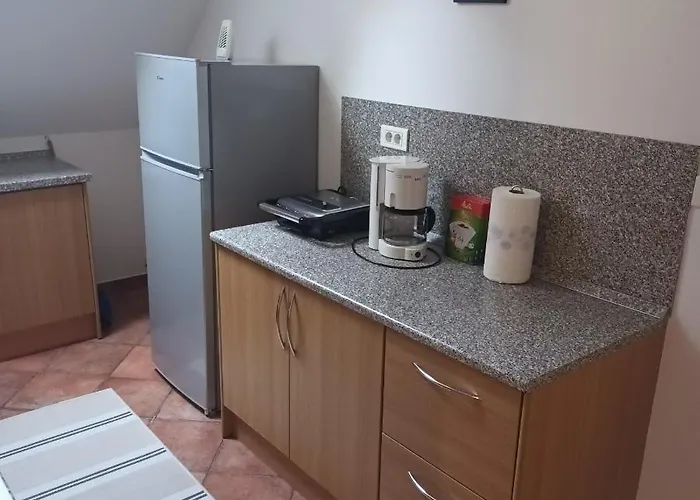 Mmmm דירה בובק